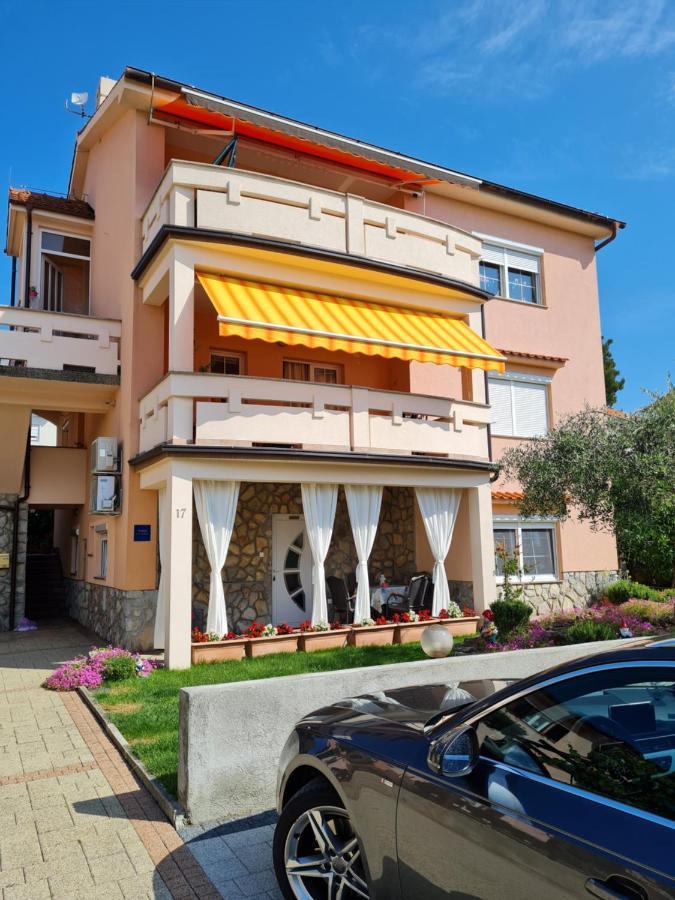 Apartamento Apartman Ruza Krk Town Exterior foto